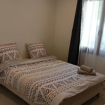 Prázdninový dům Charmante Maison De Avec Parking Prive