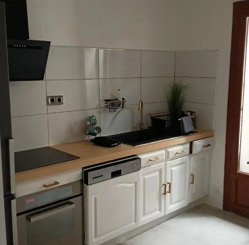Charmante Maison De Avec Parking Prive * Νιμ